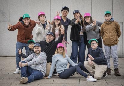 Grupo NES de jóvenes supervivientes