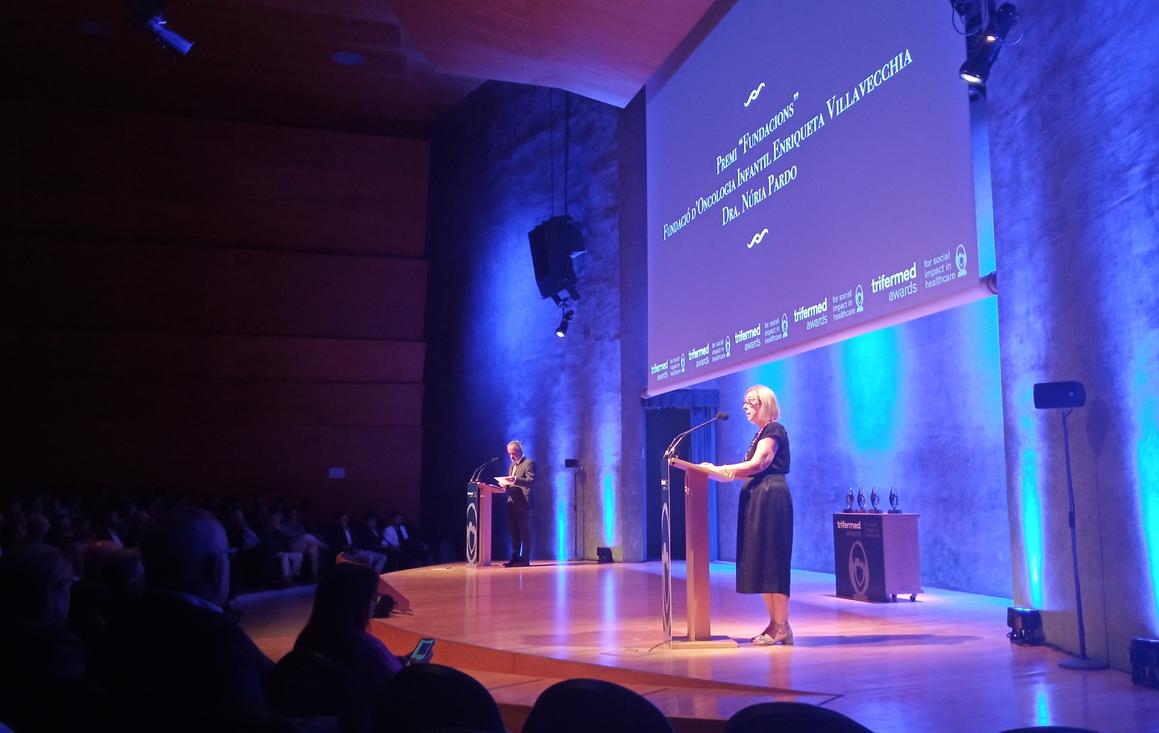 Intervención de la Dra. Pardo en el escenario de los Trifermed Awards