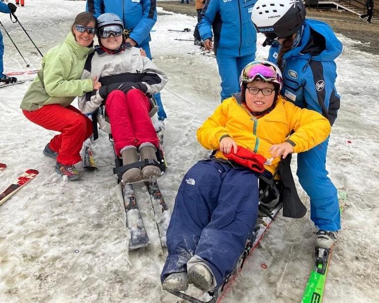 Organitzem activitats d'esquí adaptat