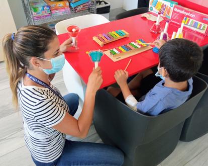 Voluntaria en la planta de pediatria de Sant Pau