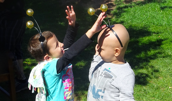 Actividad al aire libre para niños con cáncer